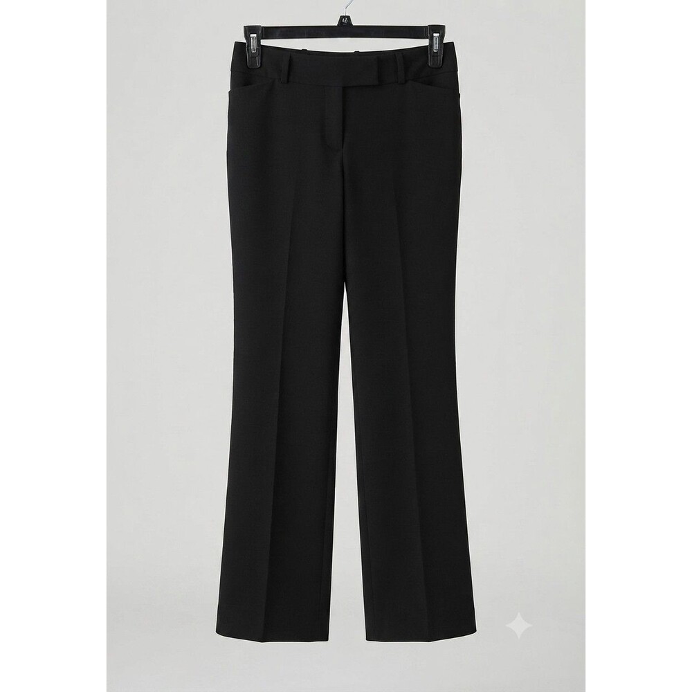 black George brand trousers with front pockets and belt loops. Sz 6